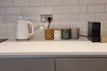 Beautiful Apartment Overlooking A Garden London Exteriör bild
